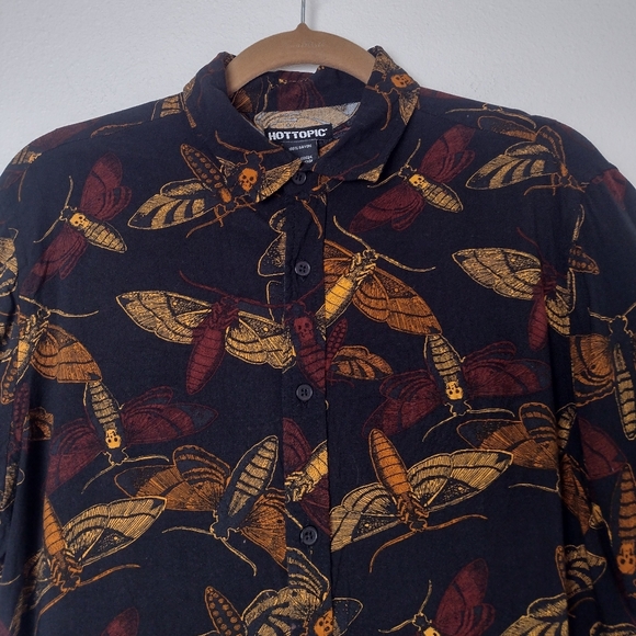 Hot Topic Grunge Moth Short Sleeve Button Down Shirt Men's Size M - Picture 6 of 13